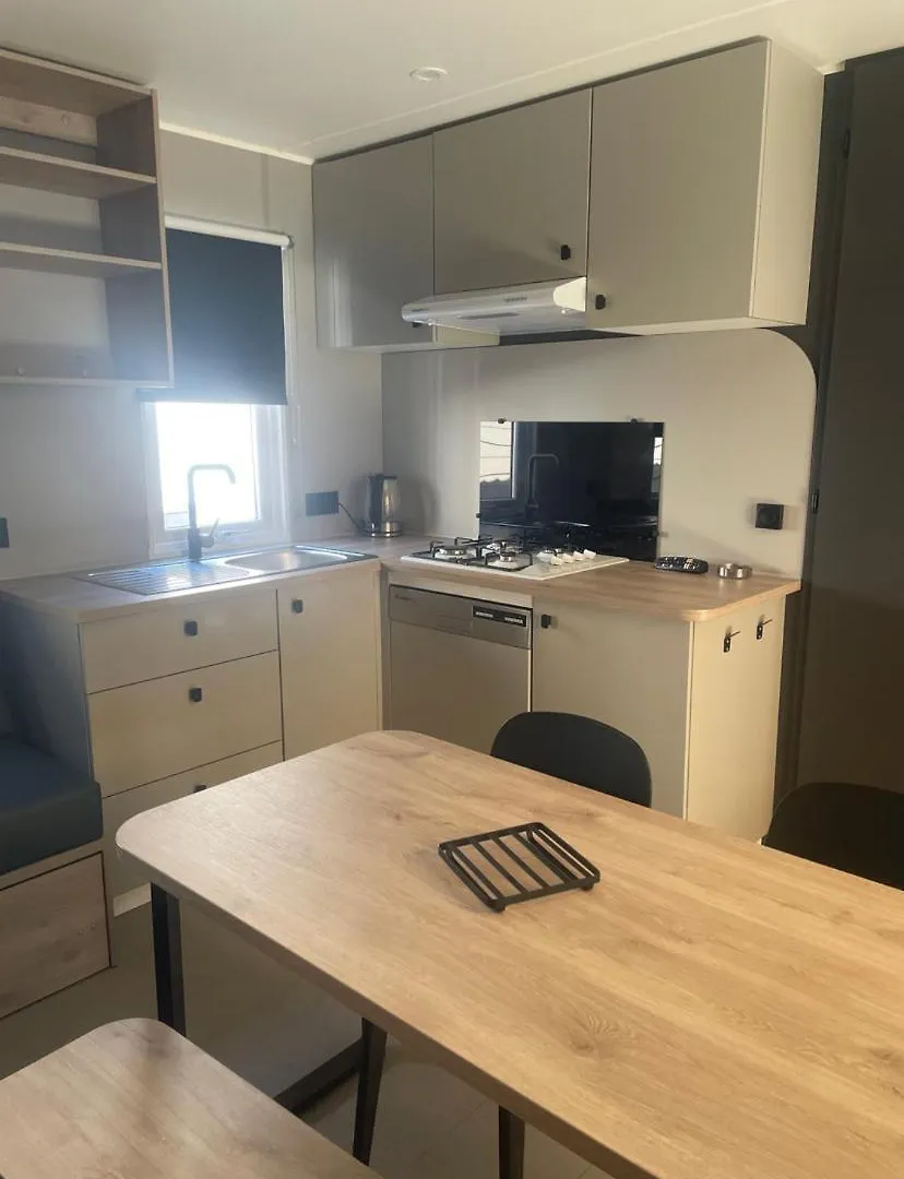 Campsite Mobil-Home Neuf 6 A 8 Pers Au Camping Les Palmiers, Hyeres